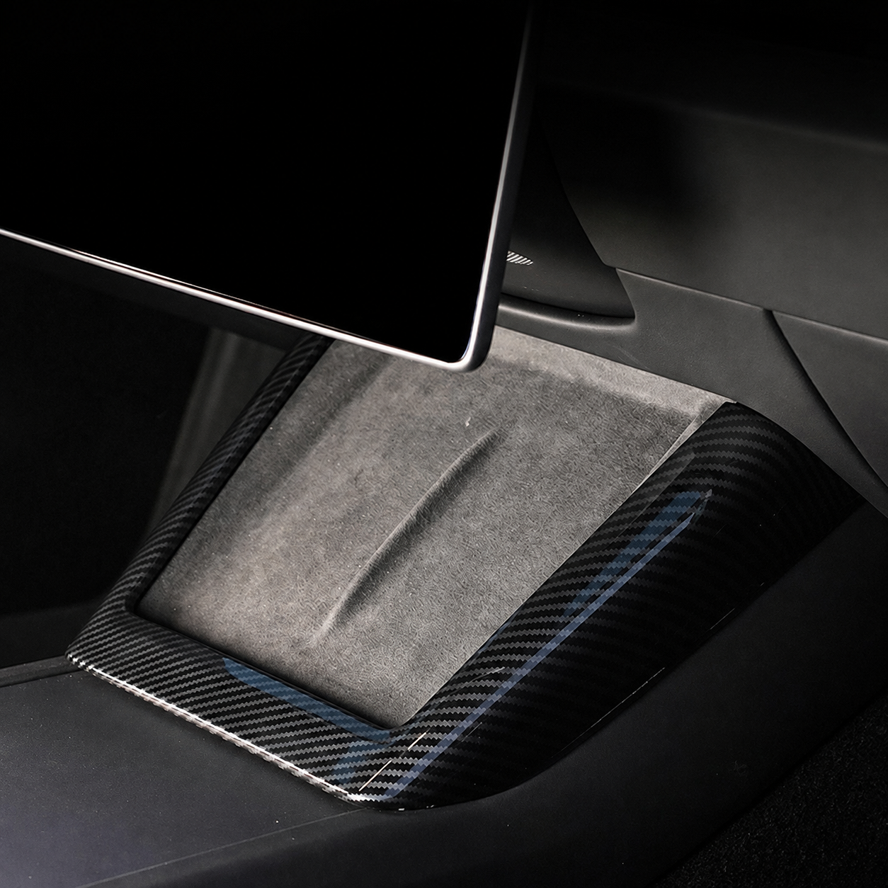 Wireless Charging Pad Trim - Model Y Juniper 2025+/Model 3 Highland 2024+