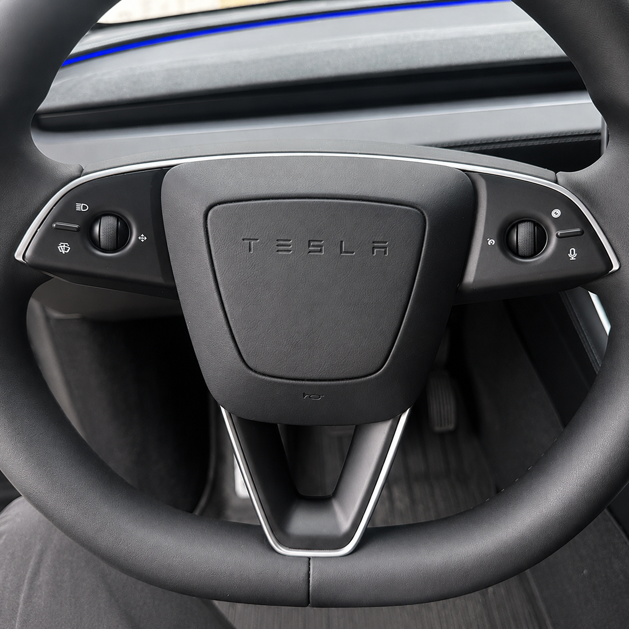 Steering Wheel Trim Covers - Model Y Juniper 2025+/Model 3 Highland 2024+